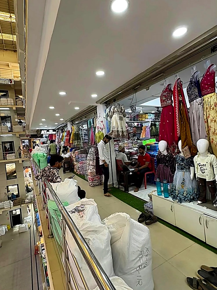 AT SELECTION Dewan Devdi Wholesale Stock Racks
